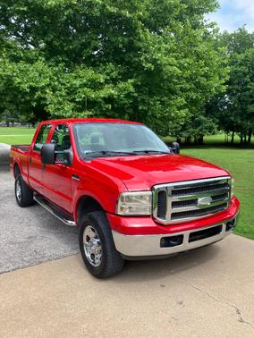 Red 2005 Ford F-350 XLT Crew Cab Super Duty