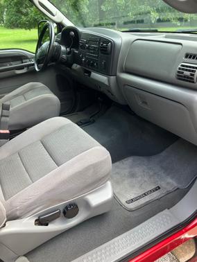 Red 2005 Ford F-350 XLT Crew Cab Super Duty