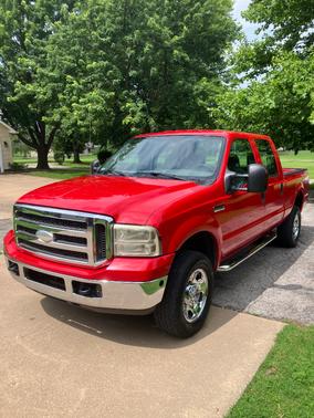 Red 2005 Ford F-350 XLT Crew Cab Super Duty
