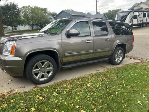 2011 GMC Yukon XL 1500 SLT