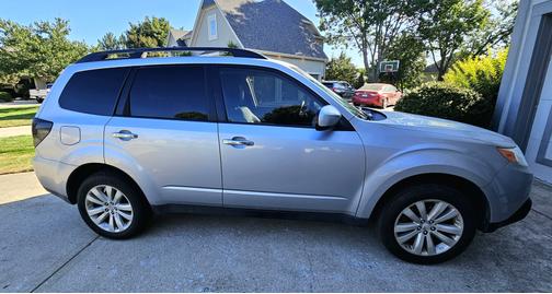 Silver 2013 Subaru Forester 2.5X Limited