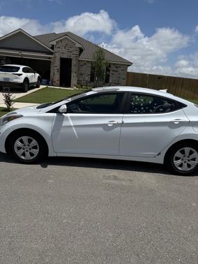 White 2016 Hyundai ELANTRA SE