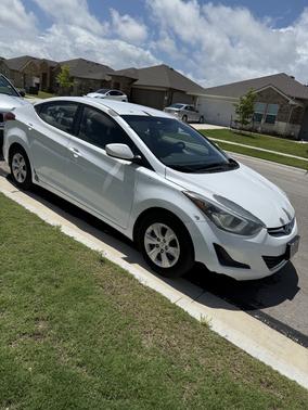 White 2016 Hyundai ELANTRA SE