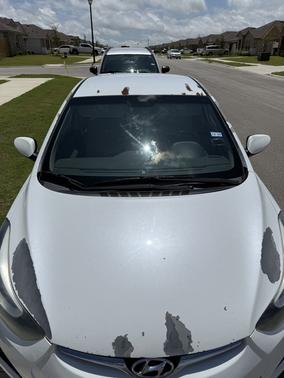 White 2016 Hyundai ELANTRA SE