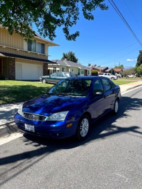 2005 Ford Focus ZX4 SE