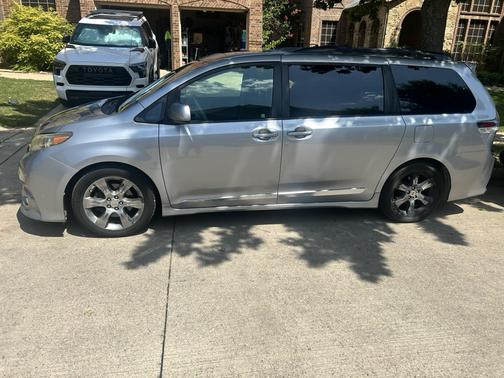 Silver 2012 Toyota Sienna SE