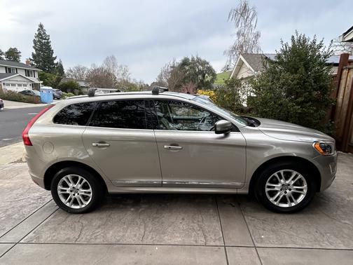 2016 Volvo XC60 T5 Premier