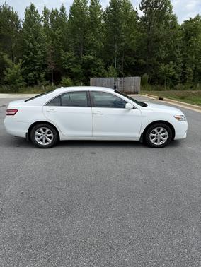 White 2011 Toyota Camry SE