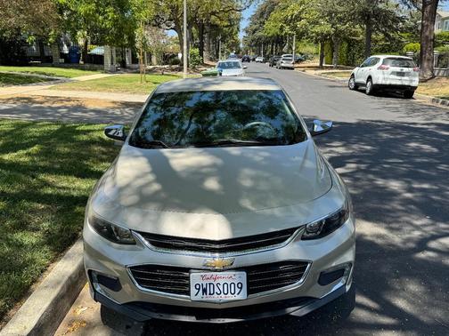 Gold 2016 Chevrolet Malibu 1LT