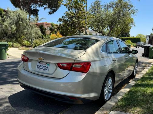 Gold 2016 Chevrolet Malibu 1LT
