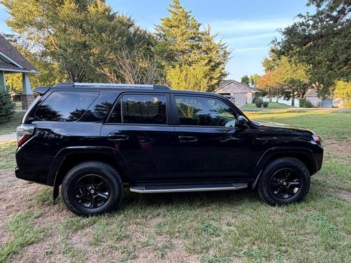 Black 2020 Toyota 4Runner SR5