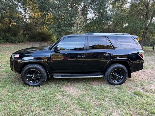 Black 2020 Toyota 4Runner SR5