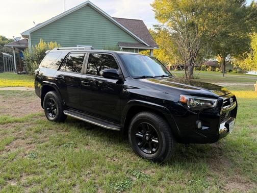 Black 2020 Toyota 4Runner SR5