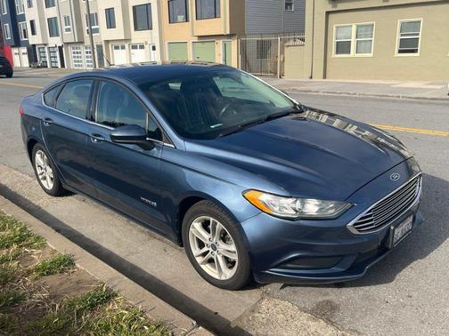 Blue 2018 Ford Fusion Hybrid SE