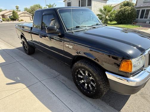 Black 2004 Ford Ranger XLT SuperCab