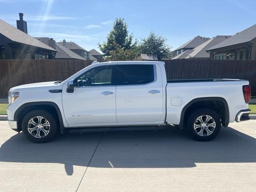 White 2021 GMC Sierra 1500 SLT