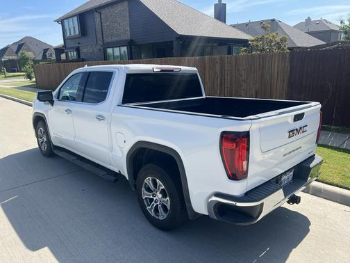 White 2021 GMC Sierra 1500 SLT