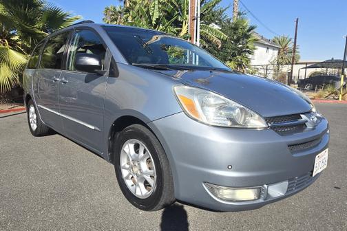 2004 Toyota Sienna XLE