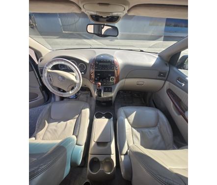 2004 Toyota Sienna XLE