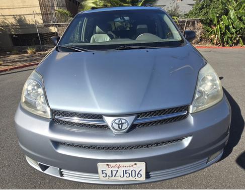 2004 Toyota Sienna XLE