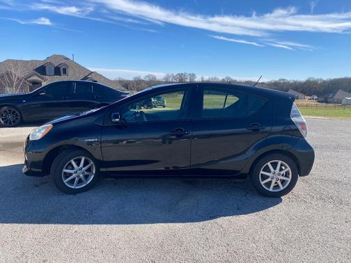 Black 2012 Toyota Prius c Three