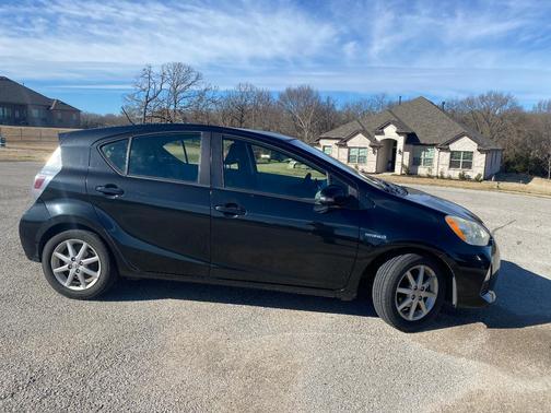 Black 2012 Toyota Prius c Three