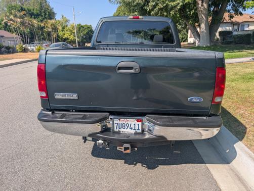 2005 Ford F-250 XLT Crew Cab Super Duty