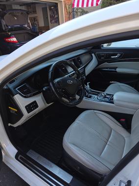 White 2015 Kia K900 Luxury
