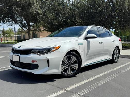 White 2017 Kia Optima Plug-In Hybrid EX