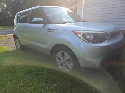 Silver 2015 Kia Soul Base