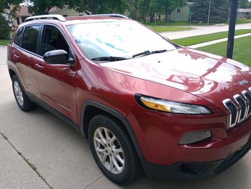 Red 2015 Jeep Cherokee Latitude