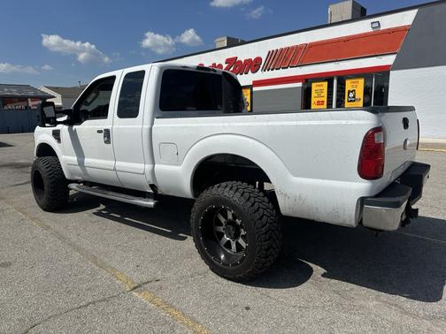 White 2008 Ford F-250 XLT SuperCab Super Duty