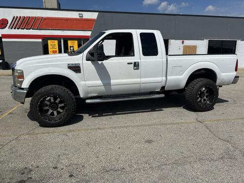 White 2008 Ford F-250 XLT SuperCab Super Duty