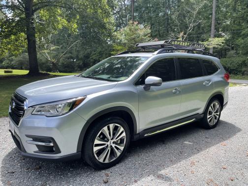 Photo 1 of 5 of 2021 Subaru Ascent Limited 7-Passenger