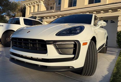 White 2022 Porsche Macan Macan