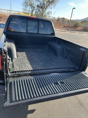 Black 2001 Chevrolet S-10 LS Crew Cab