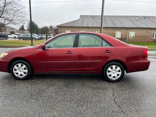 2004 Toyota Camry LE