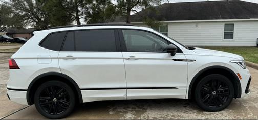 2022 Volkswagen Tiguan 2.0T SE R-Line Black