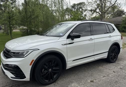 2022 Volkswagen Tiguan 2.0T SE R-Line Black