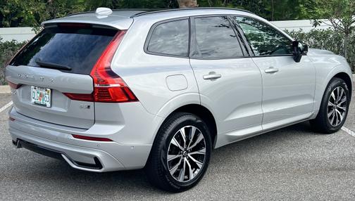 2024 Volvo XC60 B5 Plus Dark Theme
