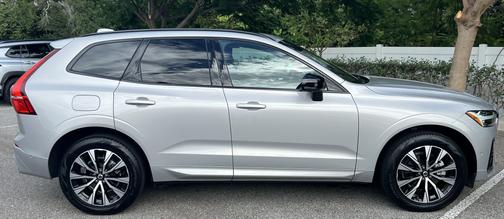 2024 Volvo XC60 B5 Plus Dark Theme