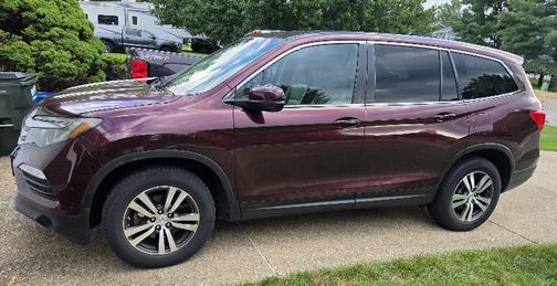 Red 2016 Honda Pilot EX-L