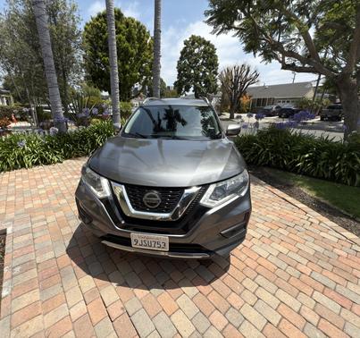 Silver 2018 Nissan Rogue SV