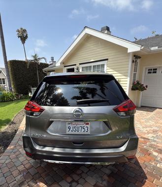 Silver 2018 Nissan Rogue SV