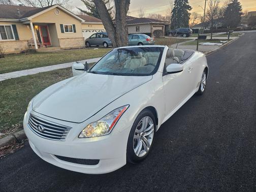 2009 INFINITI G37 Base