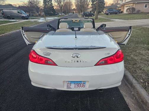 2009 INFINITI G37 Base