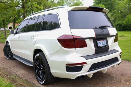 Photo 5 of 27 of 2013 Mercedes-Benz GL-Class GL 550 4MATIC