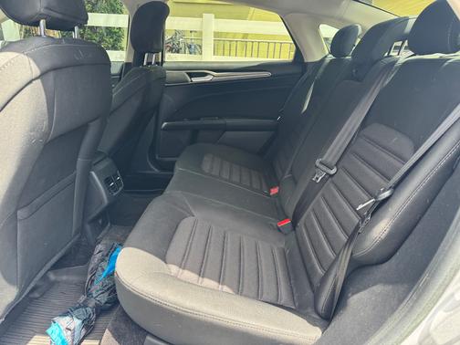 Silver 2017 Ford Fusion SE