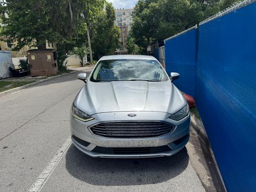 Silver 2017 Ford Fusion SE