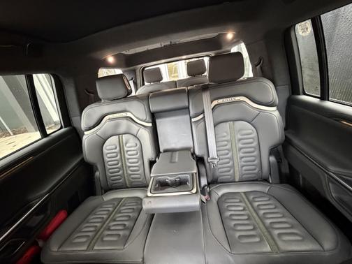 2023 Rivian R1S Adventure Quad-Motor Large Package